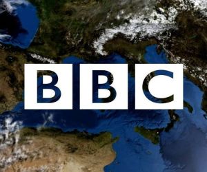 BBC čel&iacute; kritike za spolupr&aacute;cu so saudskoarabsk&yacute;m investičn&yacute;m fondom