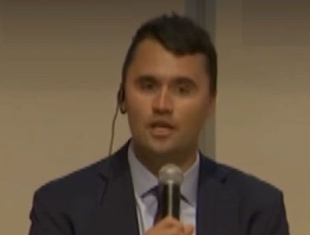 Americk&yacute; pravicov&yacute; moder&aacute;tor Charlie Kirk zomrel, po tom, čo bol postrelen&yacute; pri vyst&uacute;pen&iacute; na univerzite