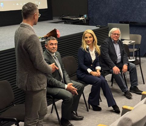 Otvoren&yacute; list rektora V&Scaron;MU Martine &Scaron;imkovičovej a Luk&aacute;&scaron;ovi Machalovi