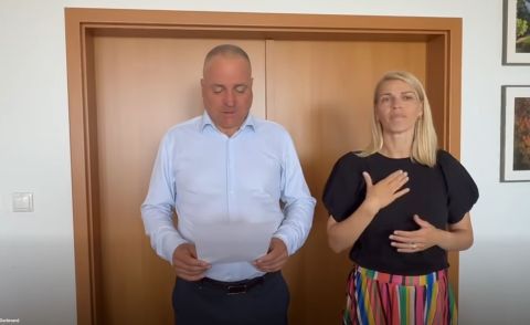 Juraj Droba sa verejne ospravedlnil za facebookov&yacute; status a plat&iacute; od&scaron;kodn&eacute; 15 000 eur (VIDEO)