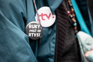 V Bratislave bude živ&aacute; reťaz za pracovn&iacute;kov, ktor&yacute;ch sa chce STVR zbaviť