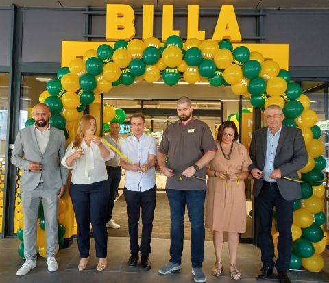 BILLA v Rači je po požiari op&auml;ť otvoren&aacute;! Je kraj&scaron;ia, modernej&scaron;ia a s roz&scaron;&iacute;ren&yacute;mi službami (FOTO)