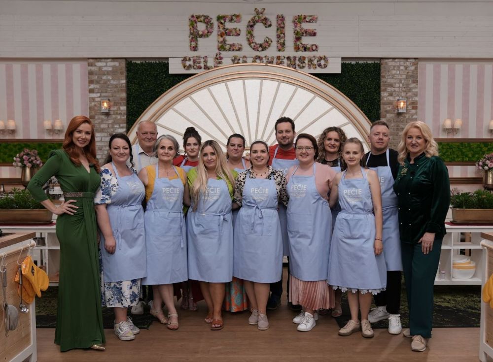 Pozn&aacute;mie 12 finalistov &scaron;ou Pečie cel&eacute; Slovensko. Pozrite sa, KTO je KTO (FOTO)