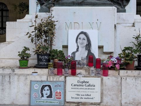 Porota Ceny Daphne Caruany Galizie oznámila desiatku finalistov, Medzi NIMI je aj autor zo Slovenska