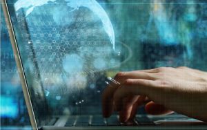 Eur&oacute;pska komisia sp&uacute;&scaron;ťa akčn&yacute; pl&aacute;n proti kybernetick&eacute;mu &scaron;ikanovaniu na ochranu mlad&yacute;ch ľud&iacute; online