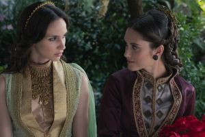 STVR chce bojovať s konkurenciou v&yacute;pravn&yacute;m seri&aacute;lom Str&aacute;žcovia koruny (FOTO, VIDEO)