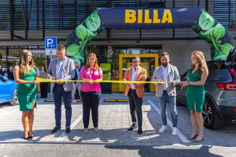 Vlajkov&aacute; predajňa BILLA sa po rekon&scaron;trukcii men&iacute; na najmodernej&scaron;&iacute; supermarket na Slovensku (FOTO)