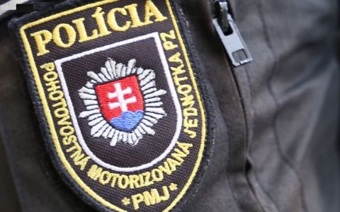 Zmeny v pravidl&aacute;ch cestnej prem&aacute;vky: Stanoven&aacute; r&yacute;chlosť pri chodcoch, pr&iacute;snej&scaron;ie sankcie