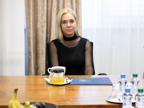 Sakov&aacute; dne&scaron;n&yacute;m rozhodnut&iacute;m vl&aacute;dy zbohatla o 10 mili&oacute;nov EUR (VIDEO)