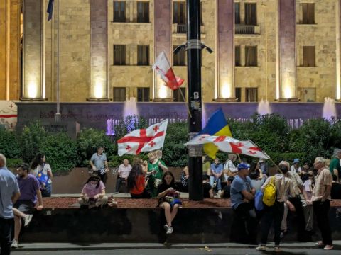 Laure&aacute;tmi Sacharovovej ceny za rok 2025 sa stali dvaja v&auml;znen&iacute; novin&aacute;ri