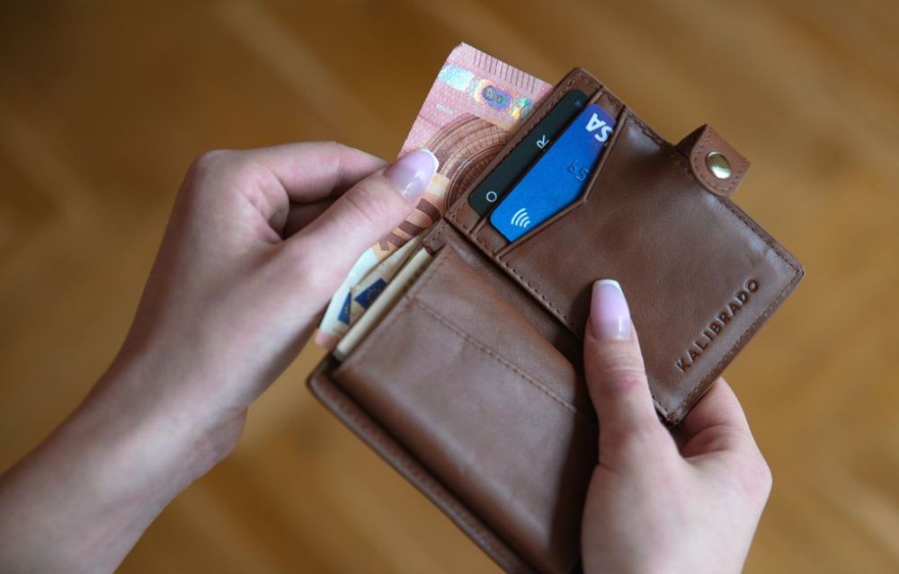 Tretina na&scaron;incov m&aacute; vo vzťahu v&scaron;etky financie spoločn&eacute;. Mnoh&iacute; ale maj&uacute; aj peniaze, o ktor&yacute;ch partner nevie