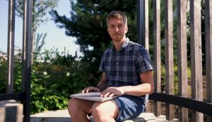 Odborn&iacute;k na kyberbezpečnosť Peter Pi&scaron;tek: Internet je ako veľk&eacute; mesto. Do určit&yacute;ch &scaron;tvrt&iacute; sa nechod&iacute;, pretože viete, že riskujete