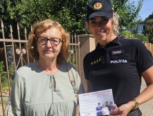 Od&scaron;tartovala kampaň, ktorou chc&uacute; osloviť seniorov poberaj&uacute;cim d&ocirc;chodok v hotovosti, aby nenaleteli podvodn&iacute;kom