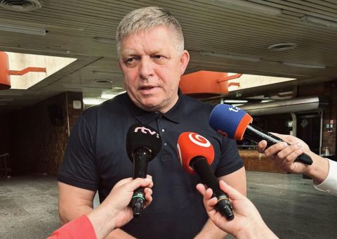 Robertovi Ficovi a jeho rodinným príslušníkom prišla výhražná správa