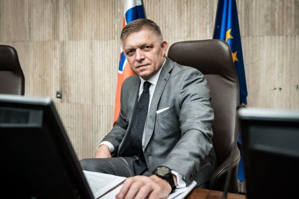 Fico uprednostňuje dikt&aacute;torov pred eur&oacute;pskymi partnermi a nebr&aacute;ni slovensk&eacute; z&aacute;ujmy (VIDEO)