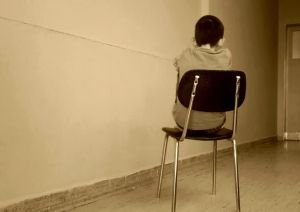 Prieskum medzi deťmi: Až 26% v&ocirc;bec netr&aacute;vi čas s kamar&aacute;tmi, 30% zažilo &scaron;ikanu a pitie alkoholu m&aacute; za sebou 30% op&yacute;tan&yacute;ch