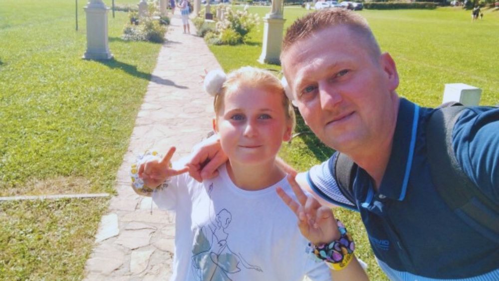 Až 200 jednorodičov m&ocirc;že z&iacute;skať podporu sto eur mesačne počas cel&eacute;ho roka od Nad&aacute;cie Slovenskej sporiteľne. Žiadosť je možn&eacute; poslať do 25.9.2025