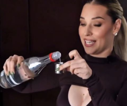 Reklama Cibulkovej s vodkou je neetick&aacute;, rozhodla Rada pre reklamu