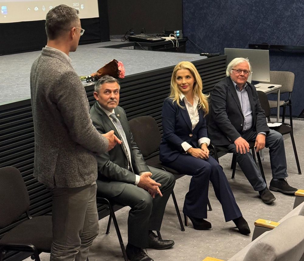 Šimkovičová a Machala sa ukázali na VŠMU a dopadlo to ako vždy - fiaskom