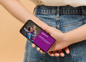 Druh&yacute; ročn&iacute;k grantu Bud&uacute;cnosť pre rodiny prin&aacute;&scaron;a jednorodičom n&aacute;dej pod stromček. Bud&uacute; mať ľah&scaron;&iacute; rok