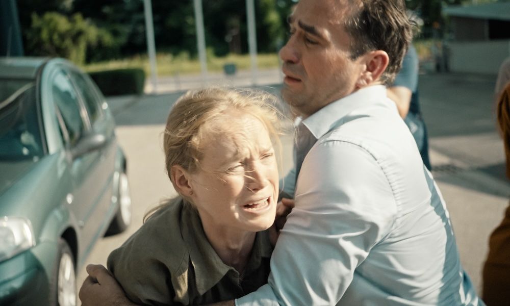 O Oscara zabojuje aj film Otec, ktor&yacute; pr&aacute;ve prich&aacute;dza do k&iacute;n (VIDEO)