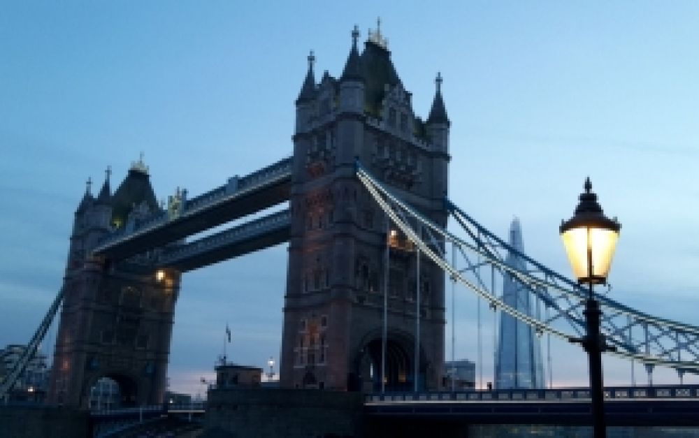 Par&iacute;ž, Berl&iacute;n, Lond&yacute;n a OSN ods&uacute;dili izraelsk&yacute; &uacute;tok, ktor&yacute; zabil aj p&auml;ť novin&aacute;rov